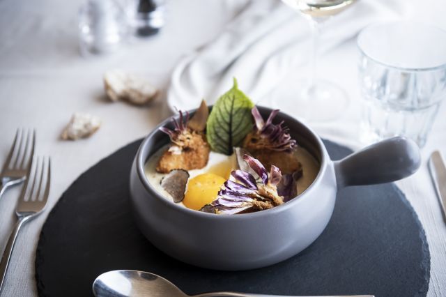 Seguici su Instagram e sulla nostra pagina Facebook. Ristorante Mumant Immagine: San Cassiano in Alta Badia