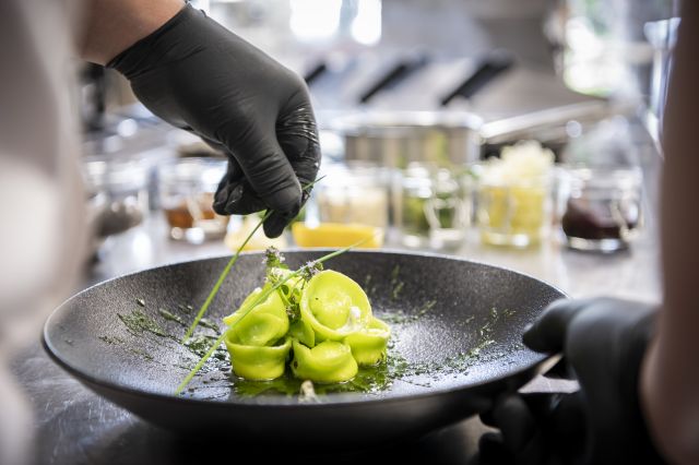 Seguici su Instagram e sulla nostra pagina Facebook. Ristorante Mumant Immagine: San Cassiano in Alta Badia