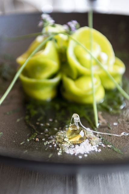 Seguici su Instagram e sulla nostra pagina Facebook. Ristorante Mumant Immagine: San Cassiano in Alta Badia