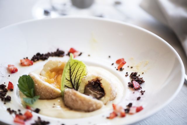 Seguici su Instagram e sulla nostra pagina Facebook. Ristorante Mumant Immagine: San Cassiano in Alta Badia