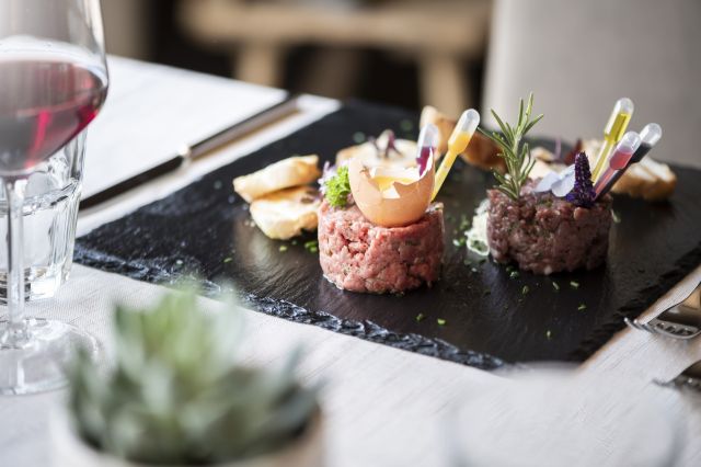 Seguici su Instagram e sulla nostra pagina Facebook. Ristorante Mumant Immagine: San Cassiano in Alta Badia