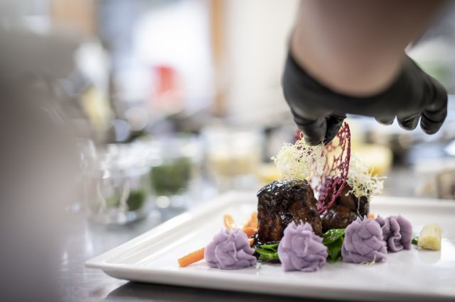 Seguici su Instagram e sulla nostra pagina Facebook. Ristorante Mumant Immagine: San Cassiano in Alta Badia